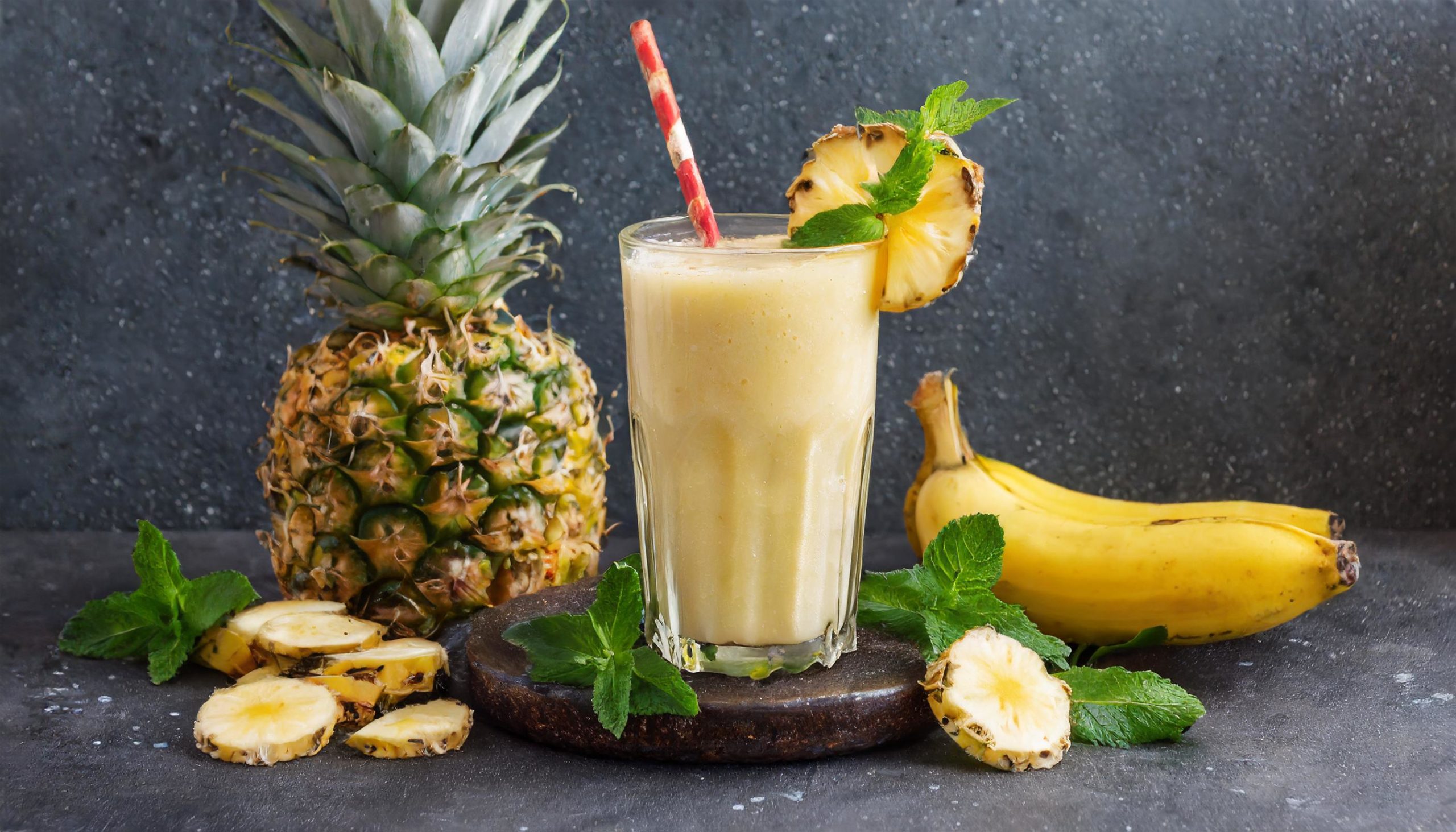 Pineapple and banana smoothie